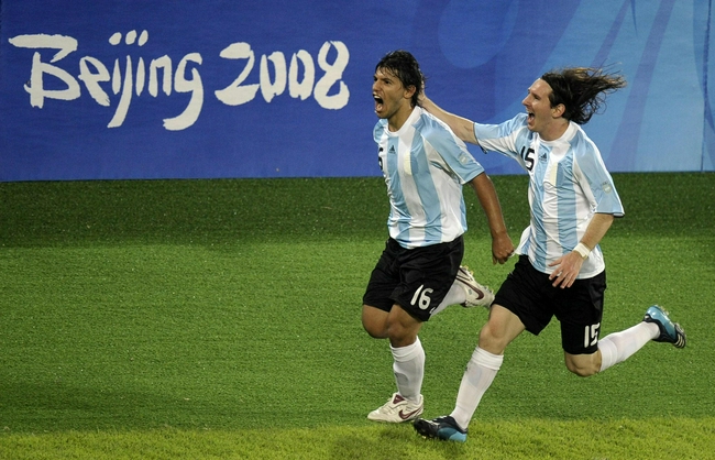 梅西阿圭罗联手助阿根廷卫冕