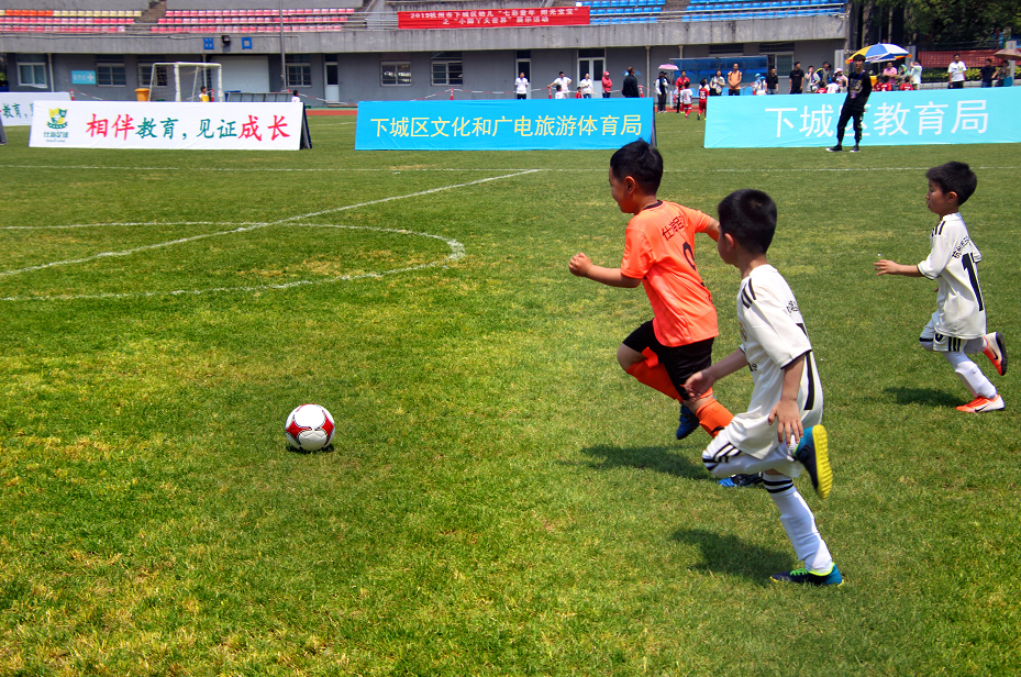 而这座济南第一座专业足球场也是山东省目前第三座专业球场